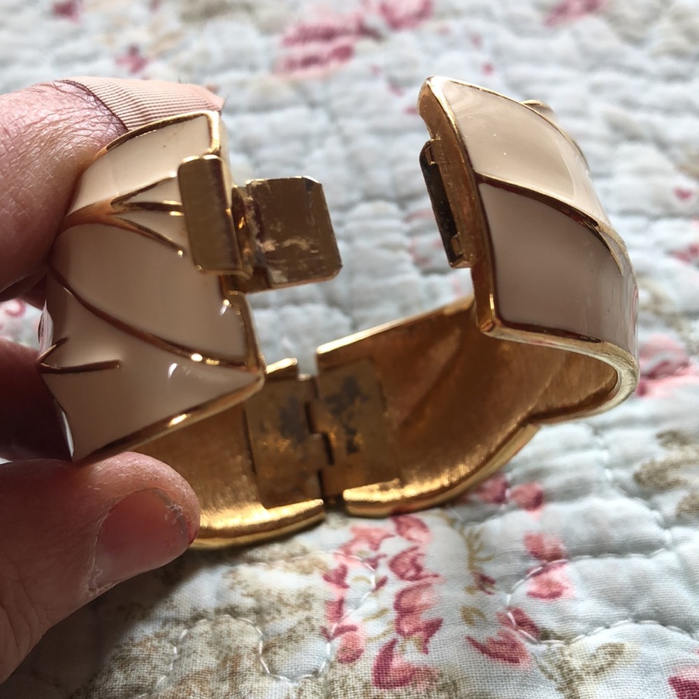 Vintage Monet bangle bracelet - Picture 10 of 10